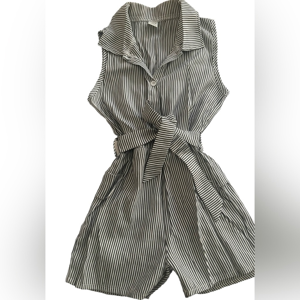 Kids girls size 6Y blue/white striped‎ belted romper